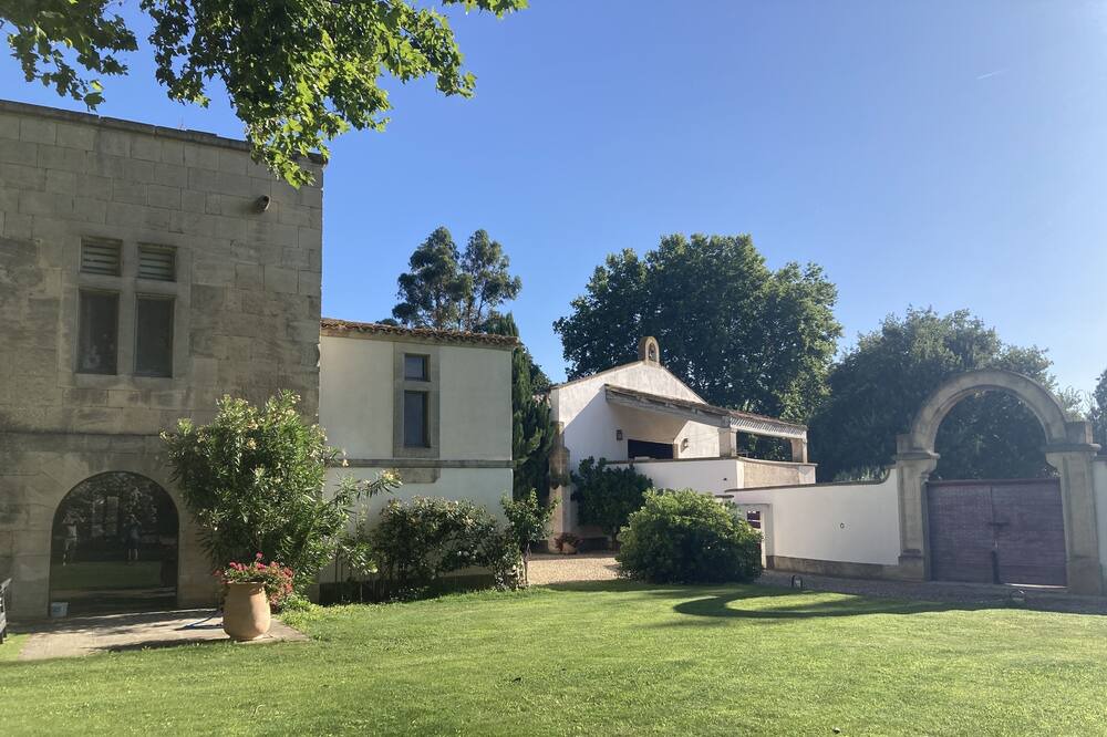 Photo of Outdoor in Arles