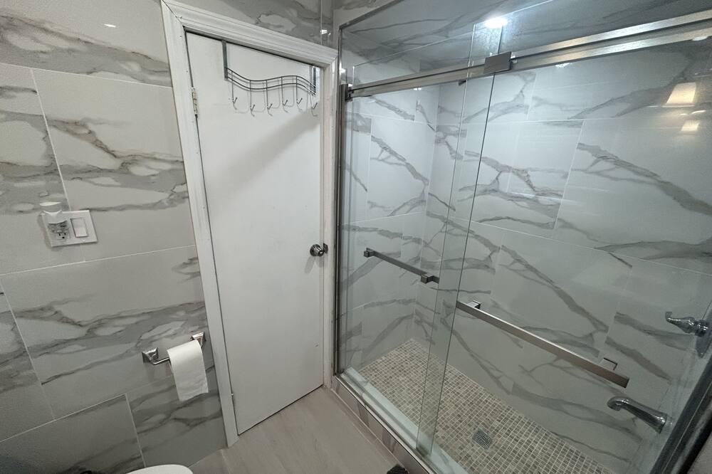 Photo of Bathroom in Hackensack