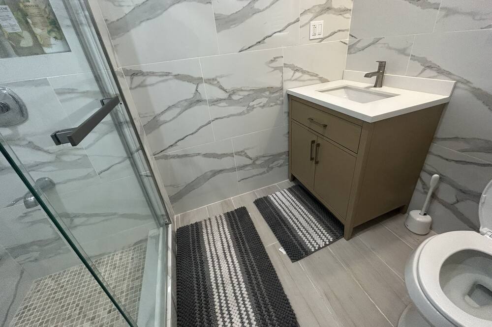 Photo of Bathroom in Hackensack