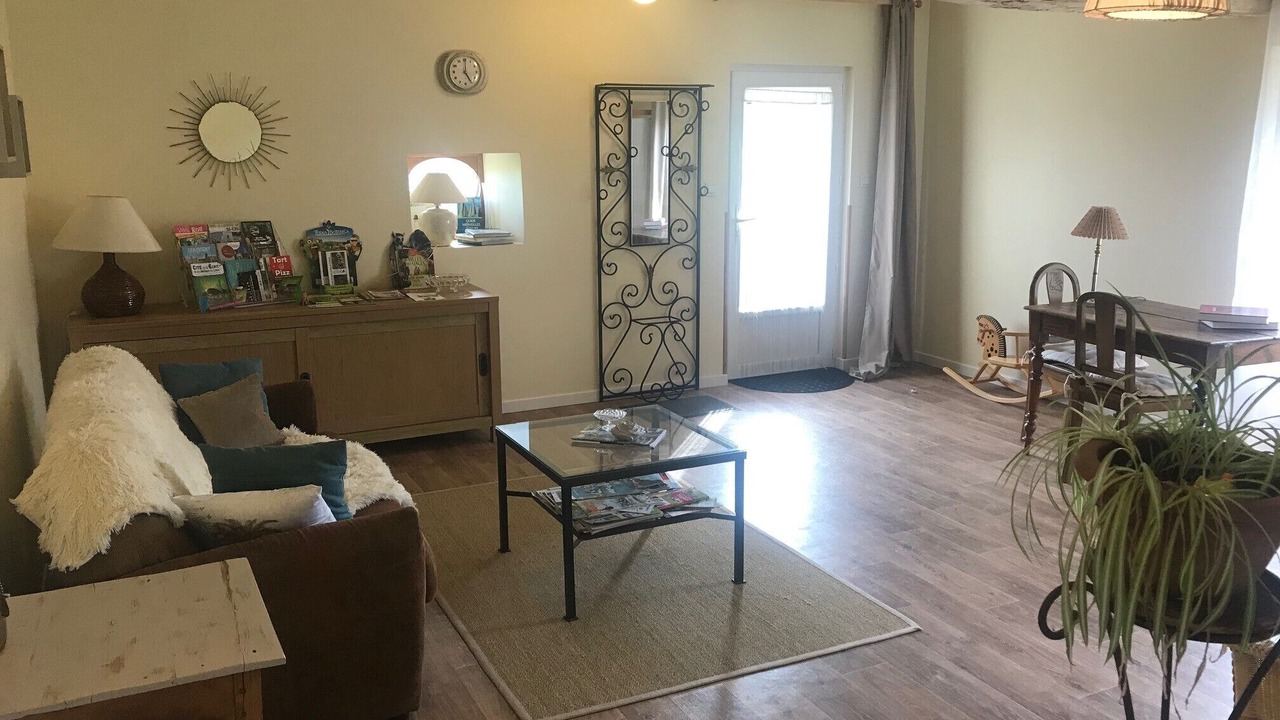 Photo of Others in Amberre