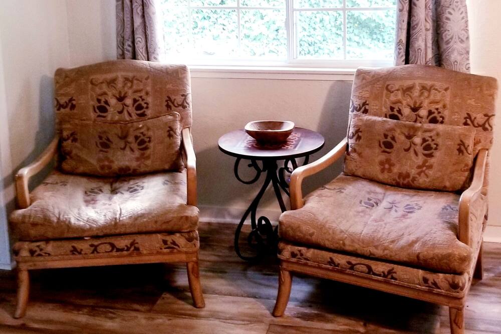 Photo of Livingroom in Nevada City