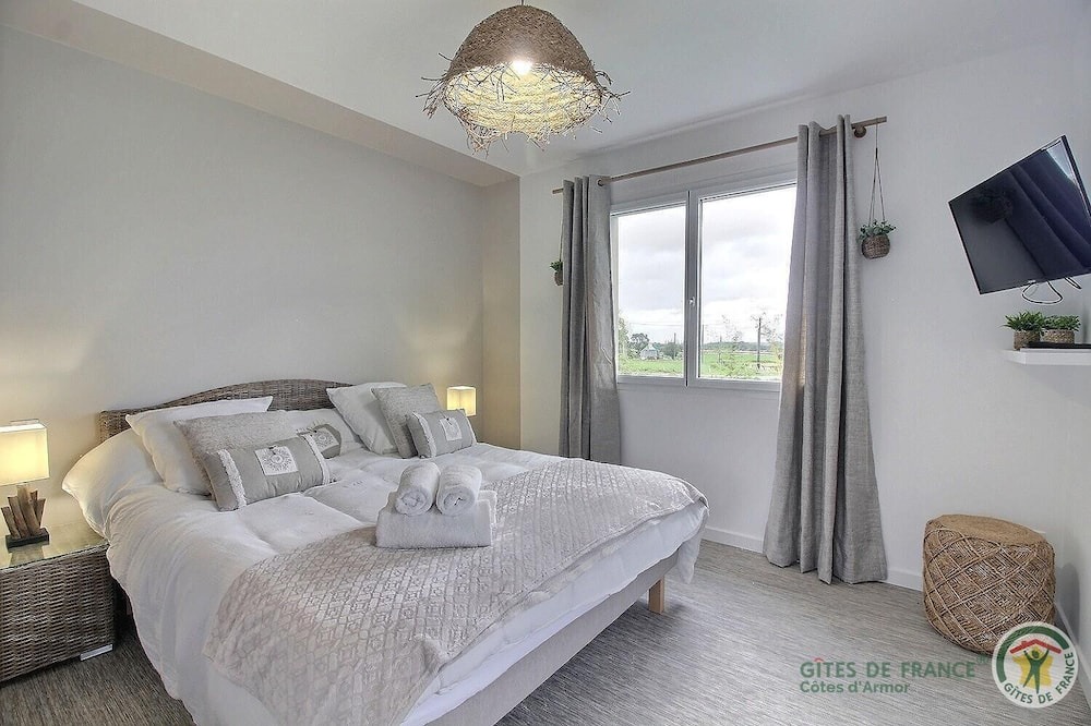 Photo of Bedroom in Saint-Bihy