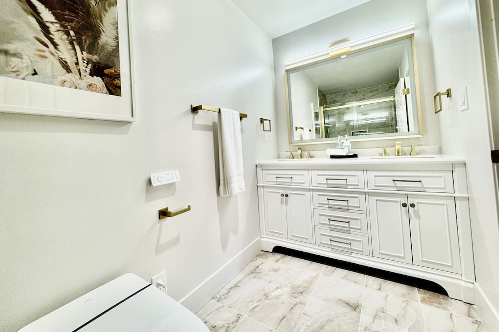 Photo of Bathroom in Outer Richmond