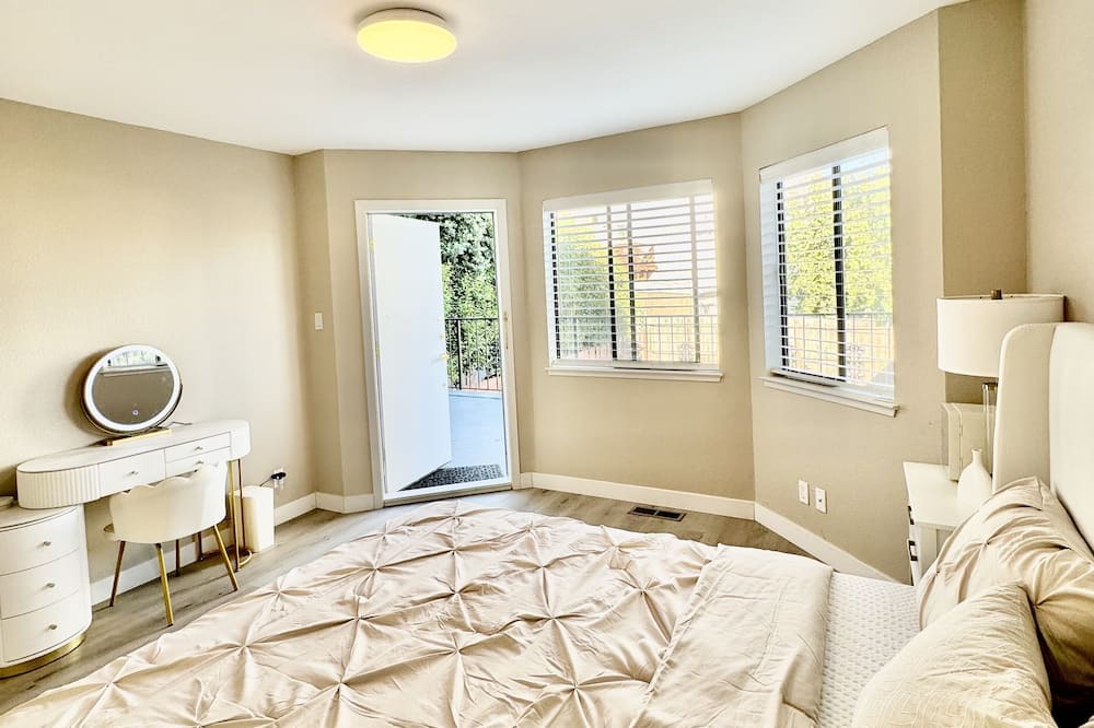 Photo of Livingroom in Outer Richmond