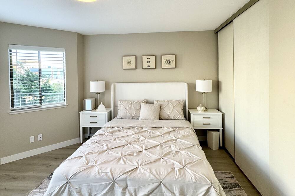 Photo of Bedroom in Outer Richmond