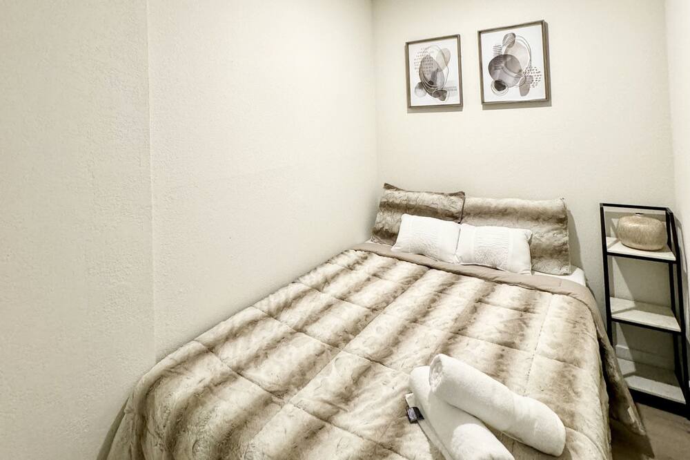 Photo of Bedroom in Outer Richmond