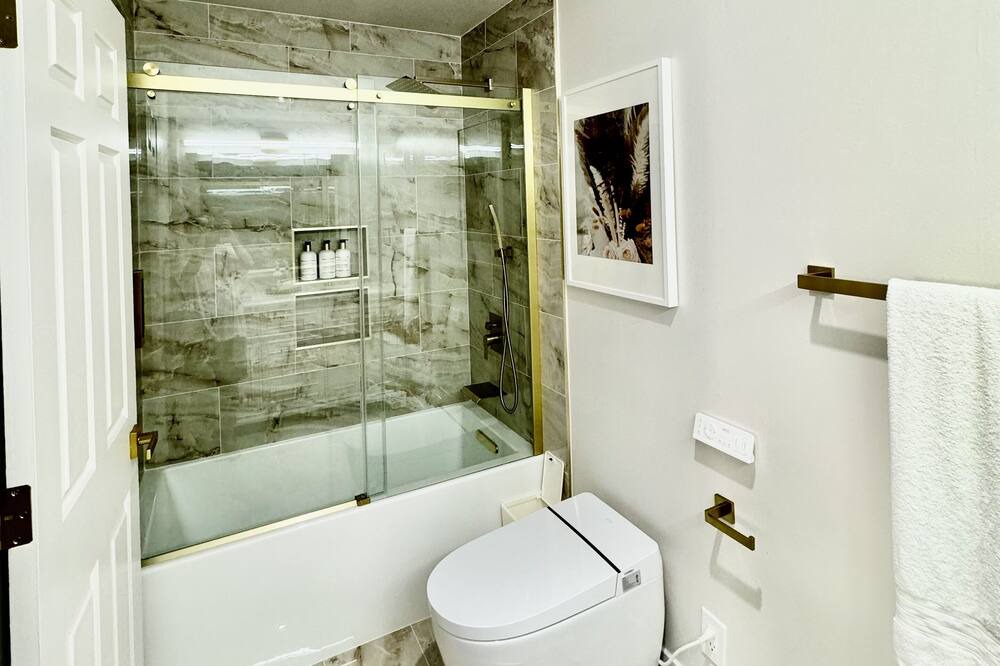 Photo of Bathroom in Outer Richmond