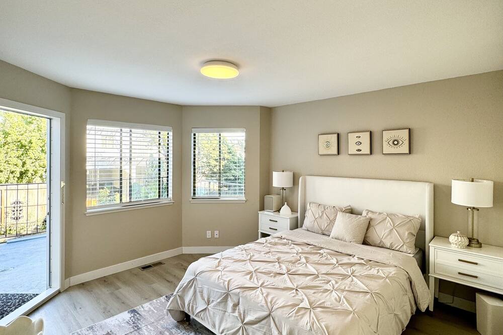 Photo of Bedroom in Outer Richmond