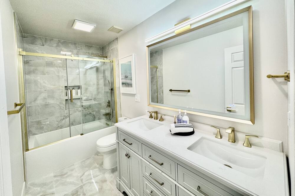 Photo of Bathroom in Outer Richmond