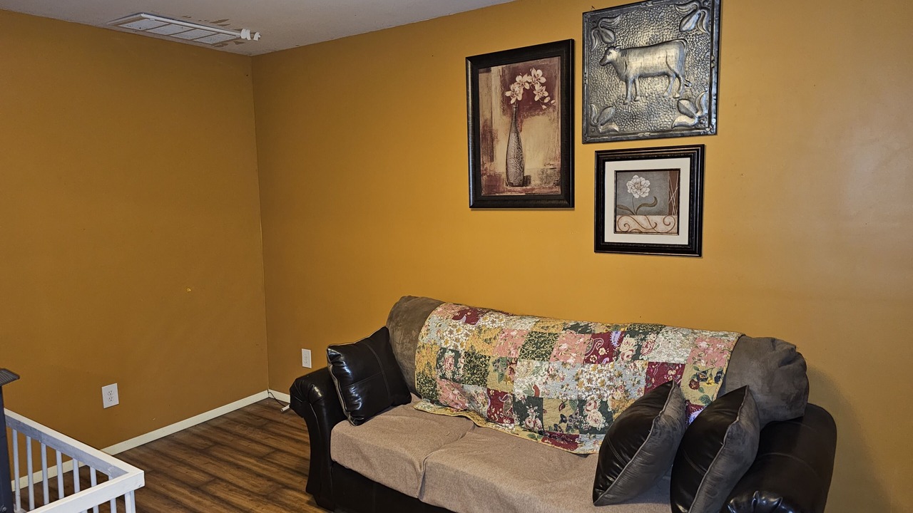 Photo of Livingroom in Town of Scriba