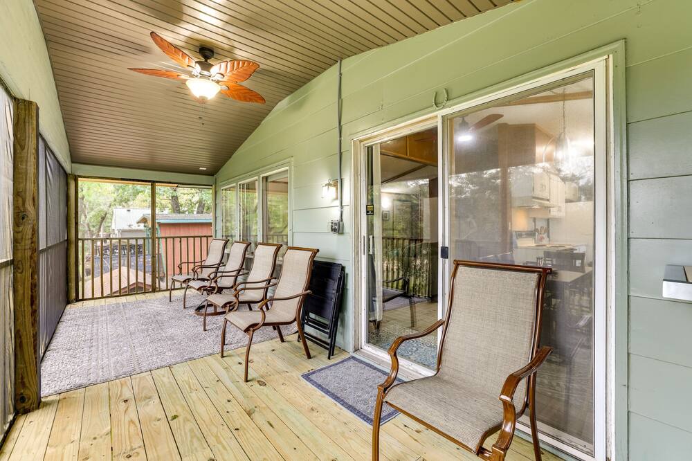 Photo of Patio Balcony in Lost Bridge Village