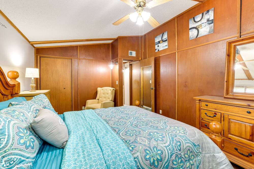 Photo of Bedroom in Lost Bridge Village