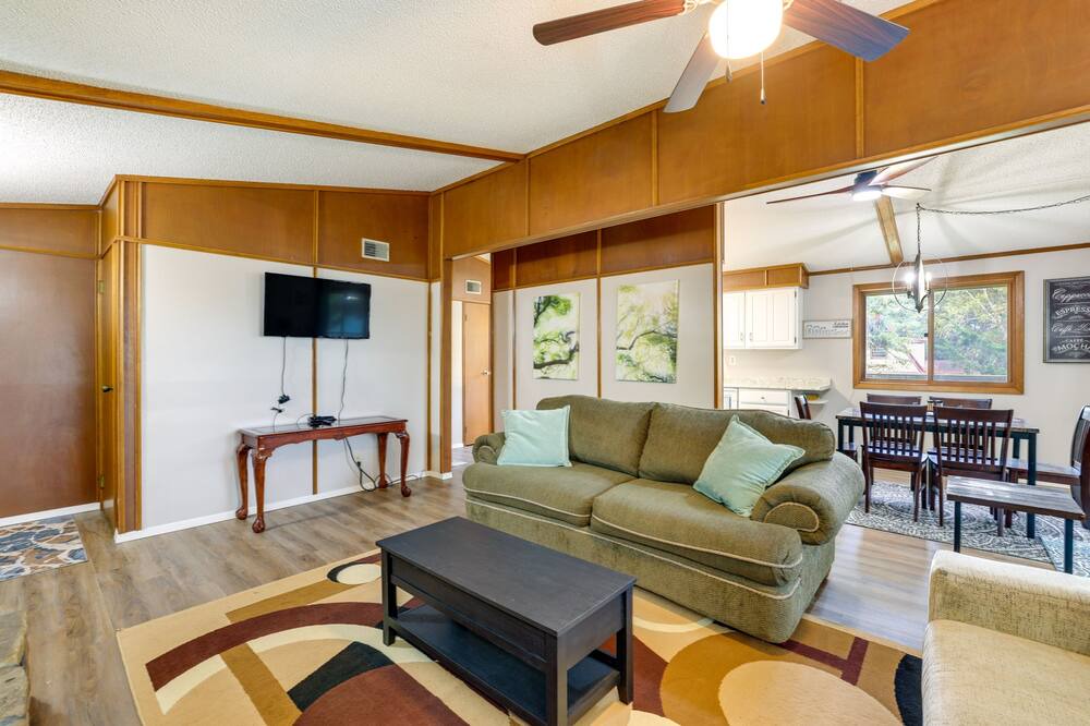 Photo of Livingroom in Lost Bridge Village