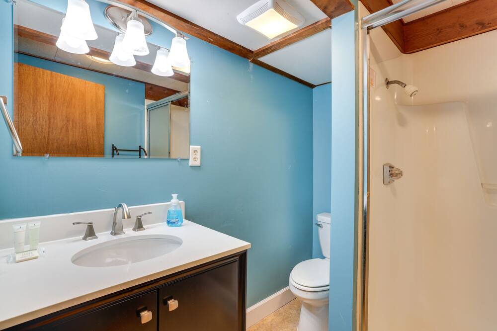 Photo of Bathroom in Lost Bridge Village