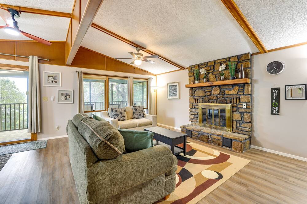 Photo of Livingroom in Lost Bridge Village