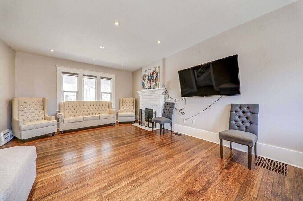 Photo of Livingroom in Oshawa