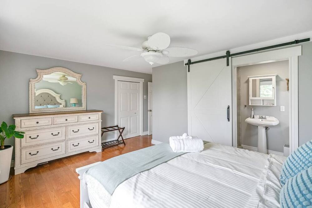 Photo of Bedroom in Virgil