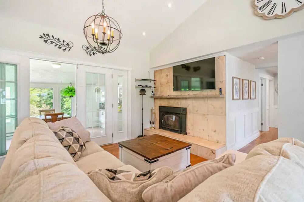 Photo of Livingroom in Virgil