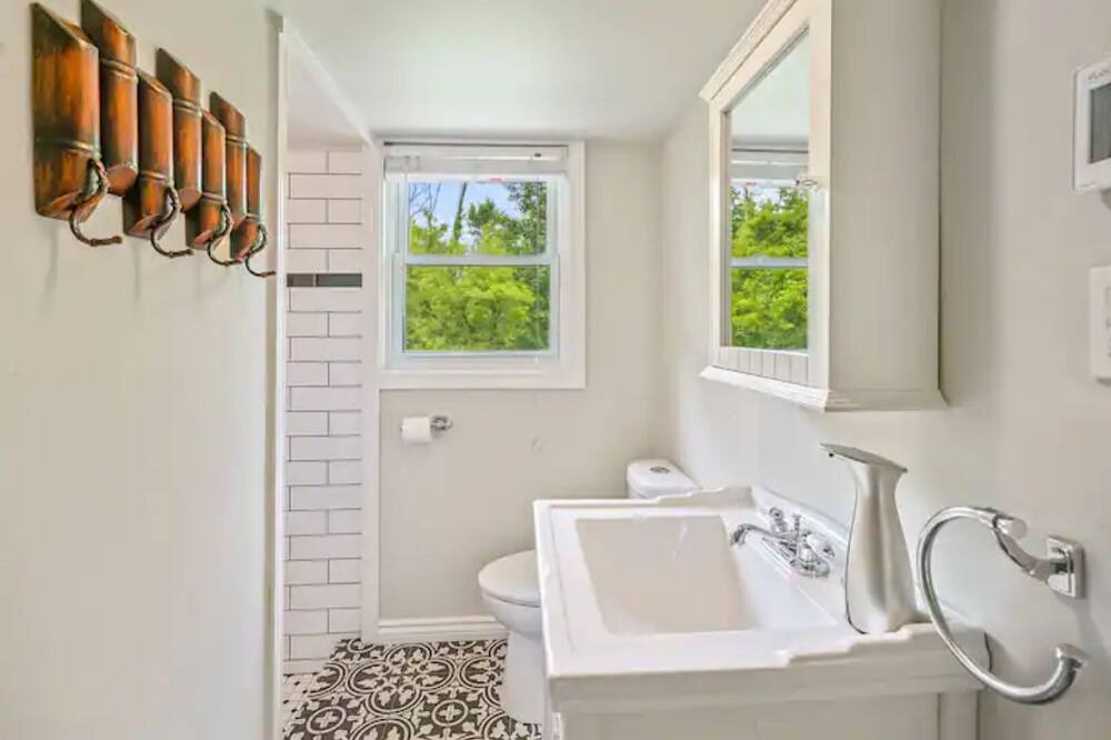 Photo of Bathroom in Virgil