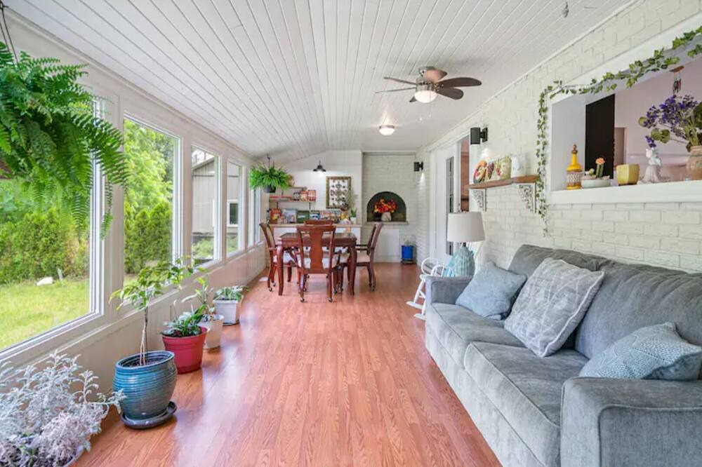 Photo of Livingroom in Virgil