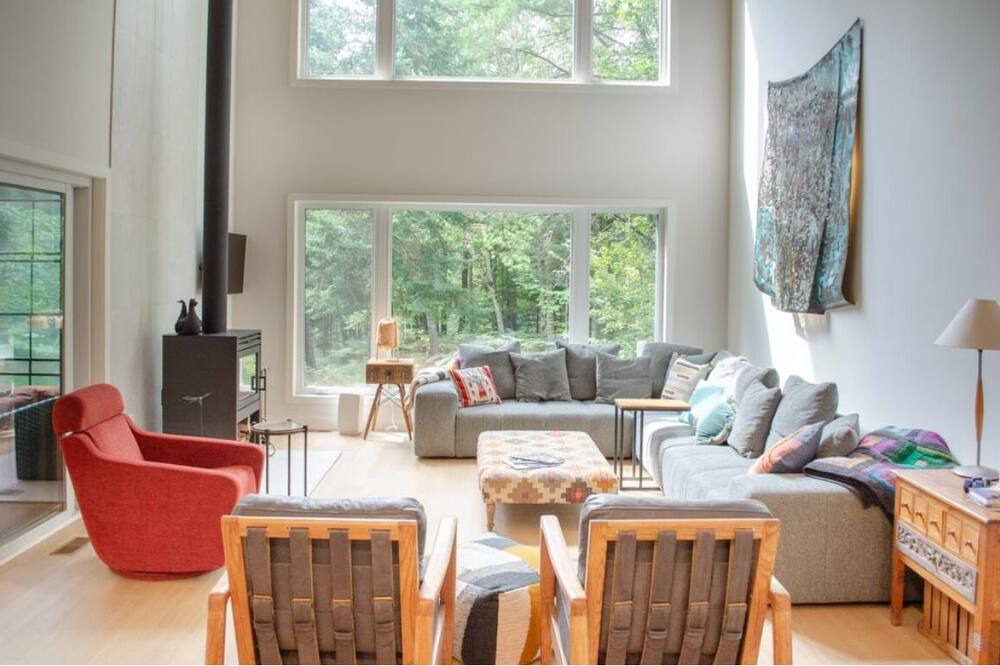 Photo of Bedroom in Irondale