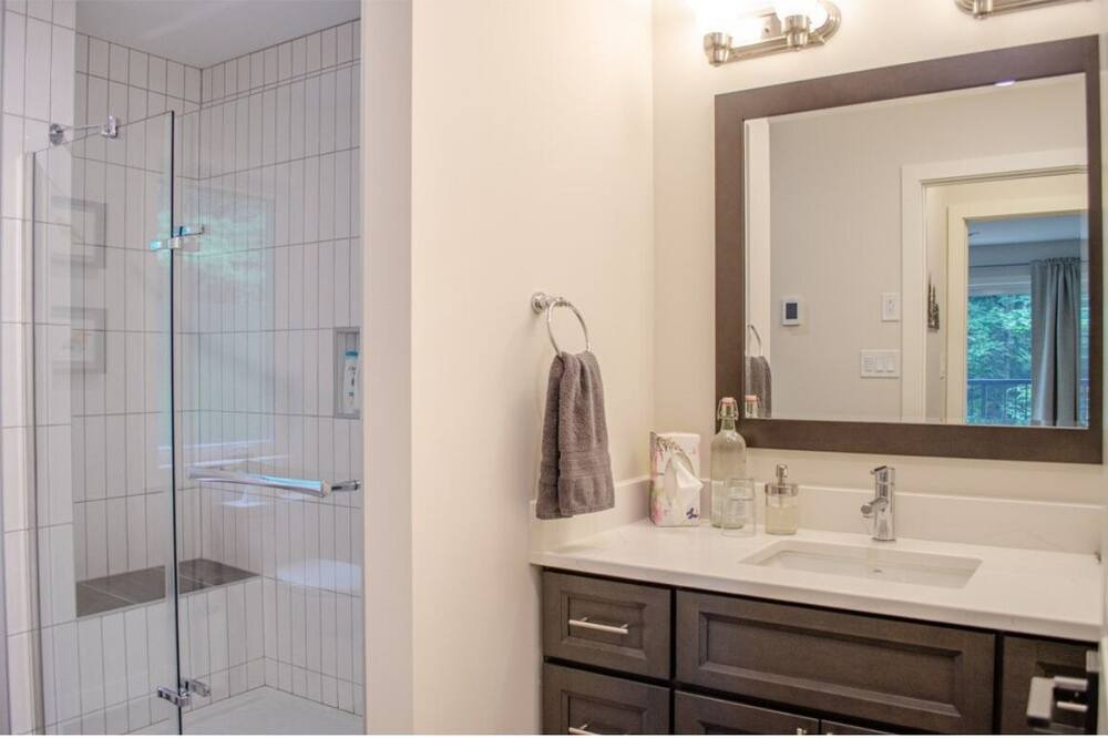 Photo of Bathroom in Irondale