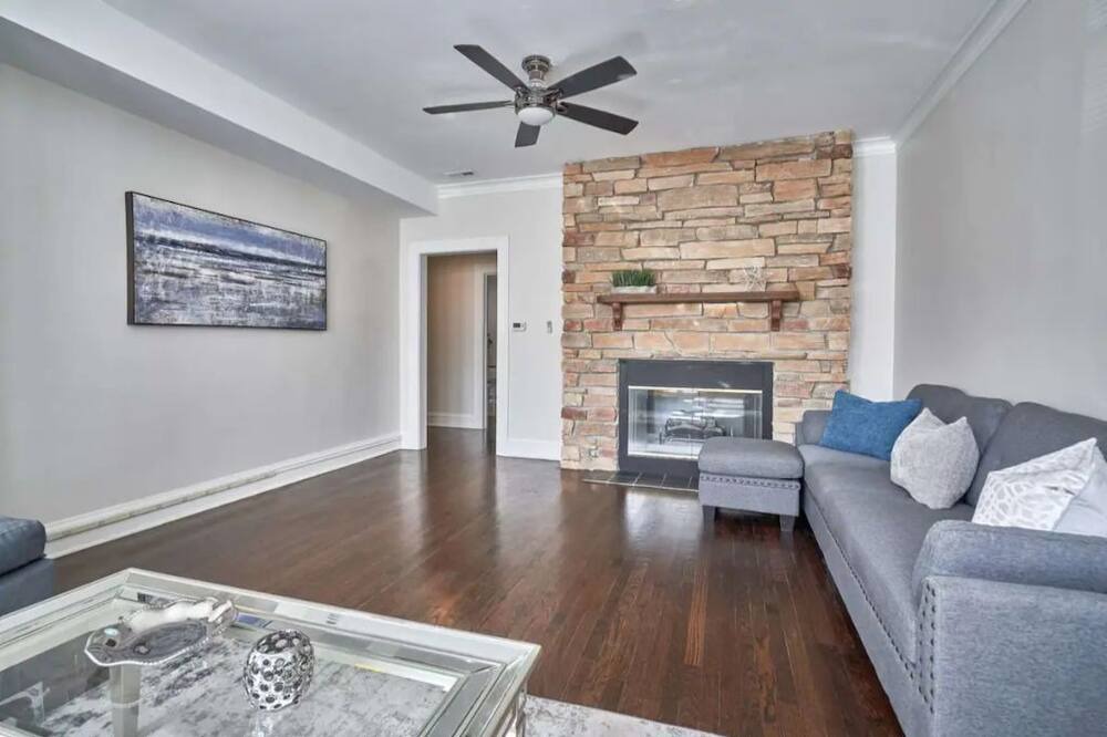 Photo of Livingroom in Chicago