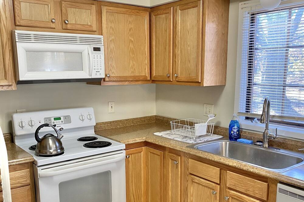 Photo of Kitchen in East Cleveland