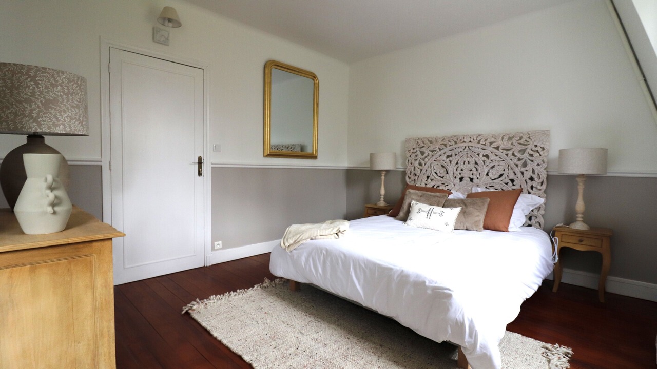 Photo of Bedroom in Friville-Escarbotin