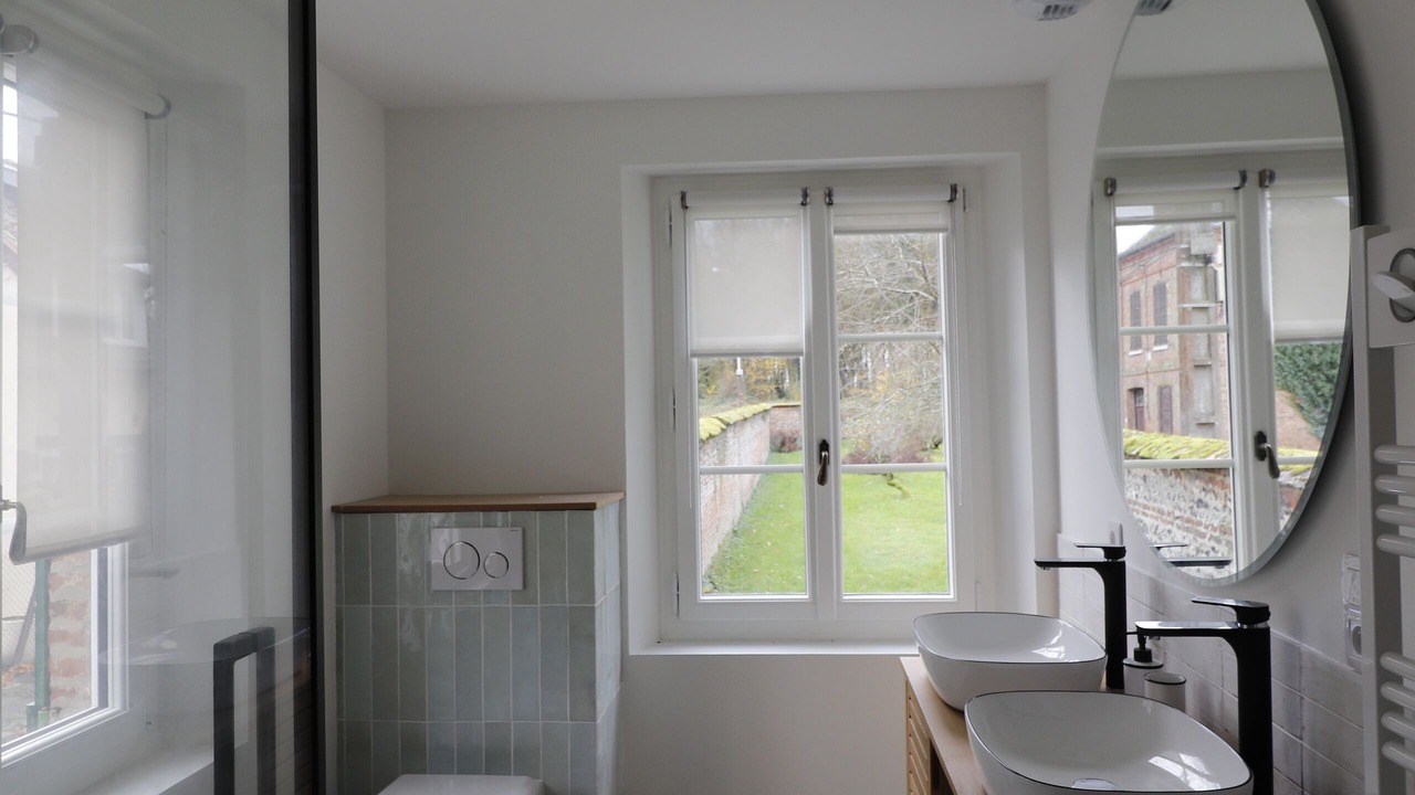 Photo of Bathroom in Friville-Escarbotin