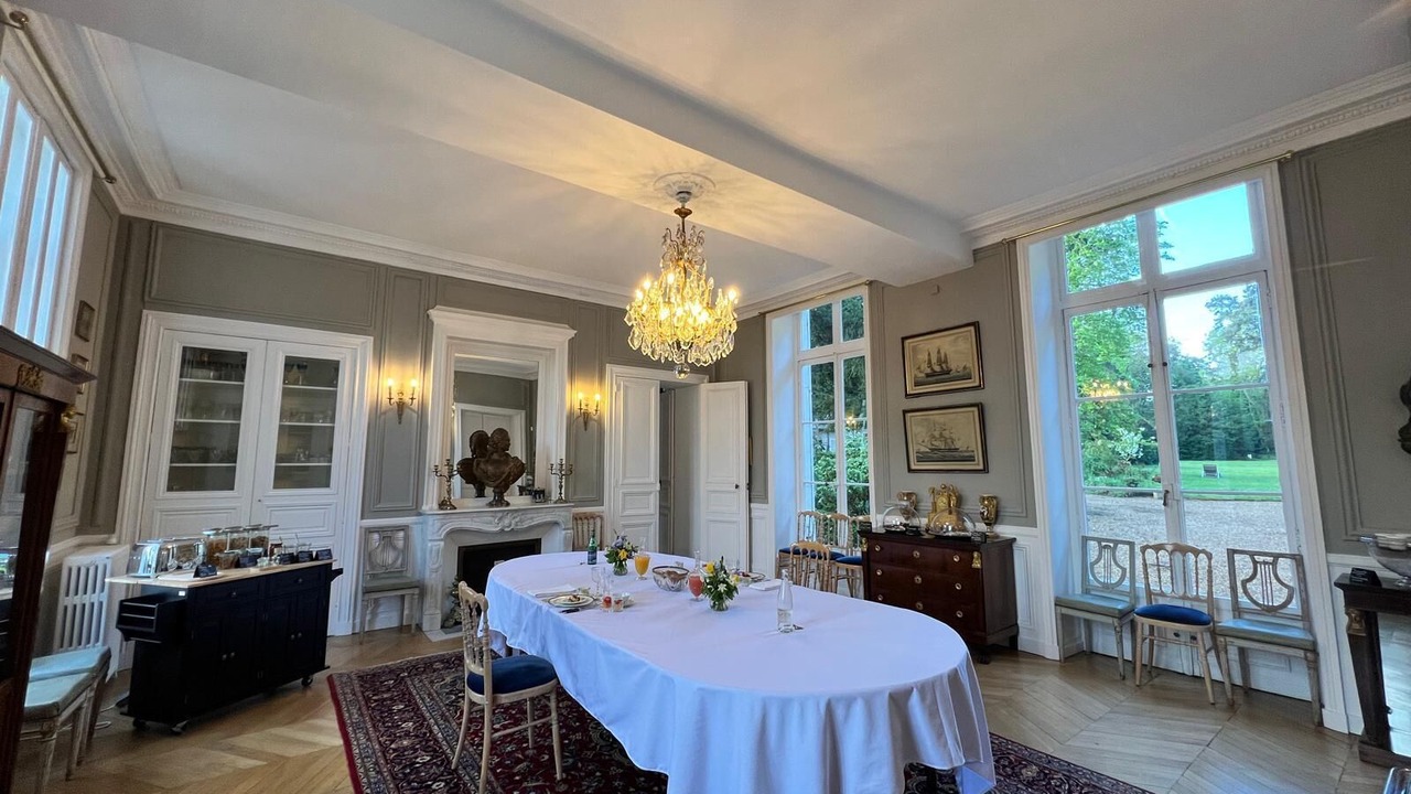 Photo of Others in Olivet