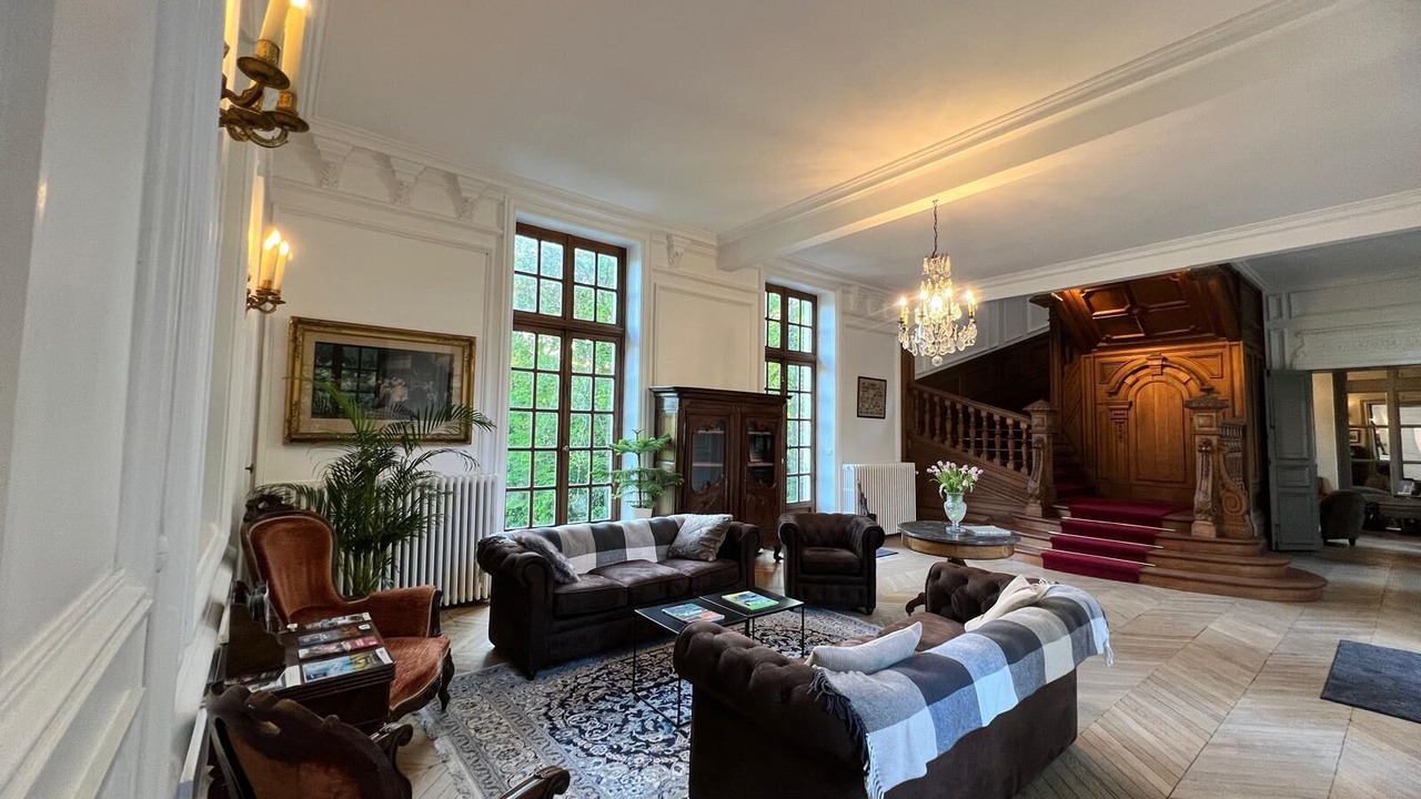 Photo of Others in Olivet