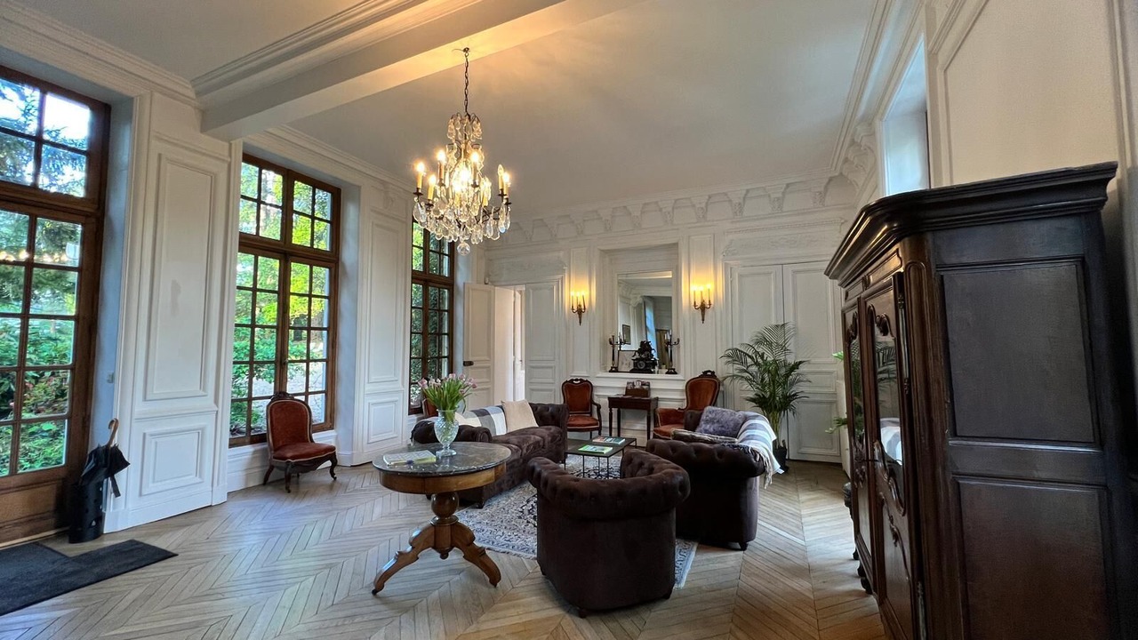 Photo of Others in Olivet