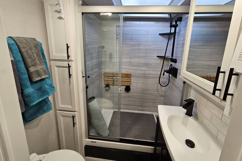 Photo of Bathroom in Southland Oaks