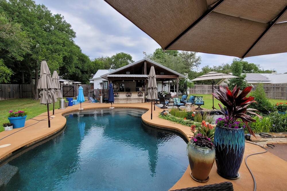 Photo of Outdoor in Southland Oaks
