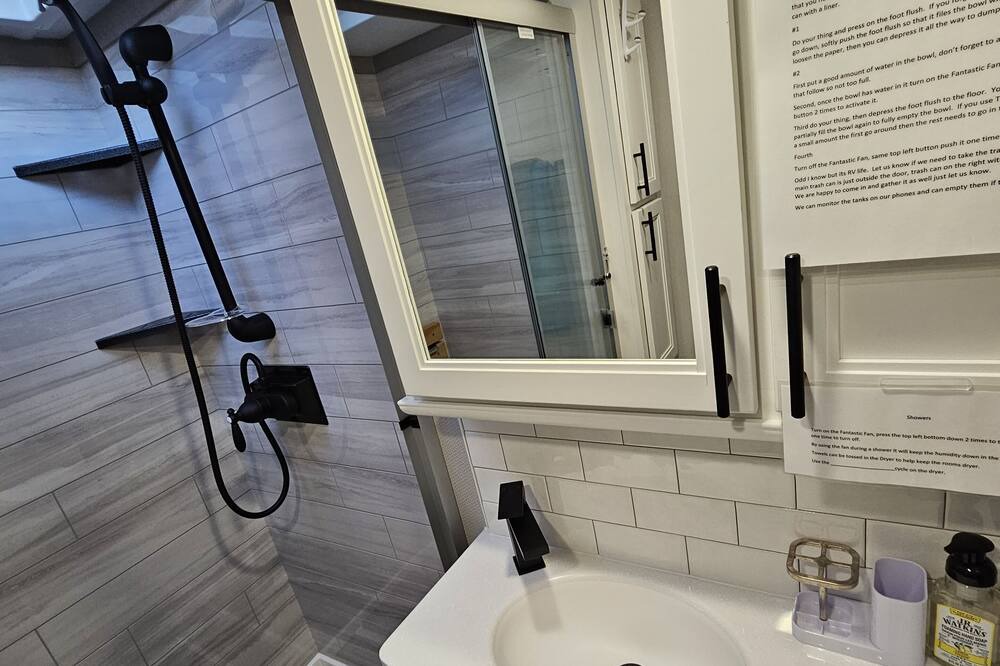 Photo of Bathroom in Southland Oaks