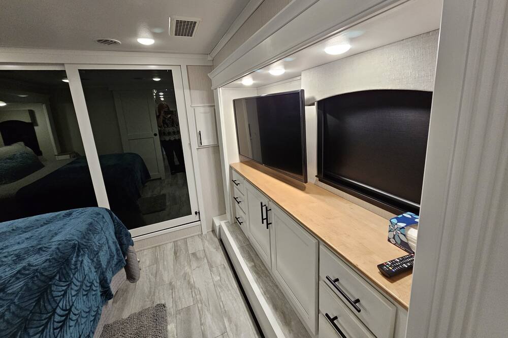 Photo of Bedroom in Southland Oaks