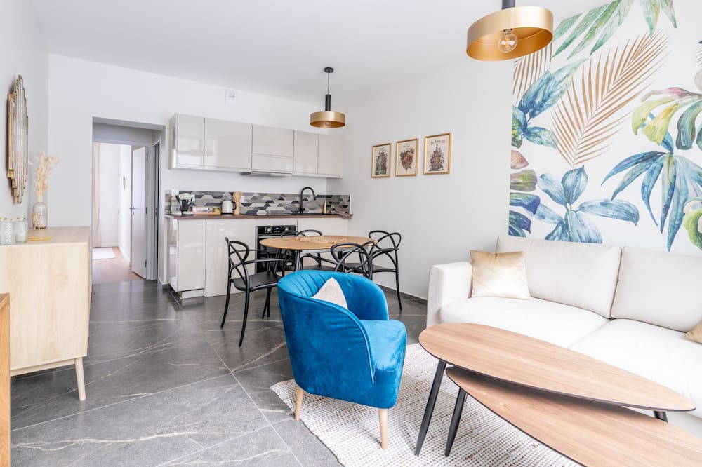 Photo of Livingroom in Dobree-Bon Port