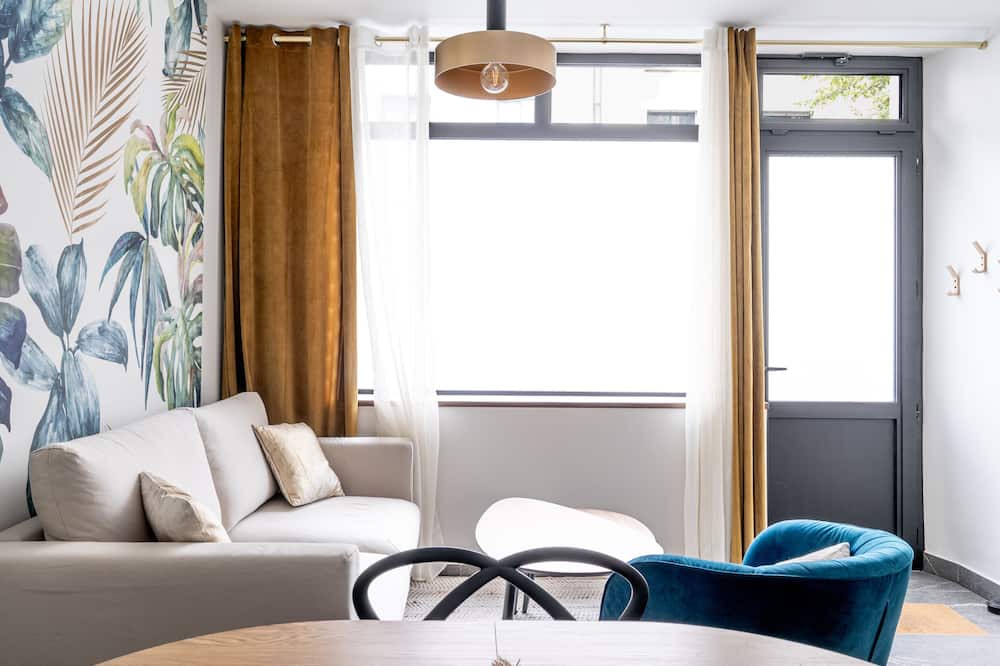 Photo of Livingroom in Dobree-Bon Port