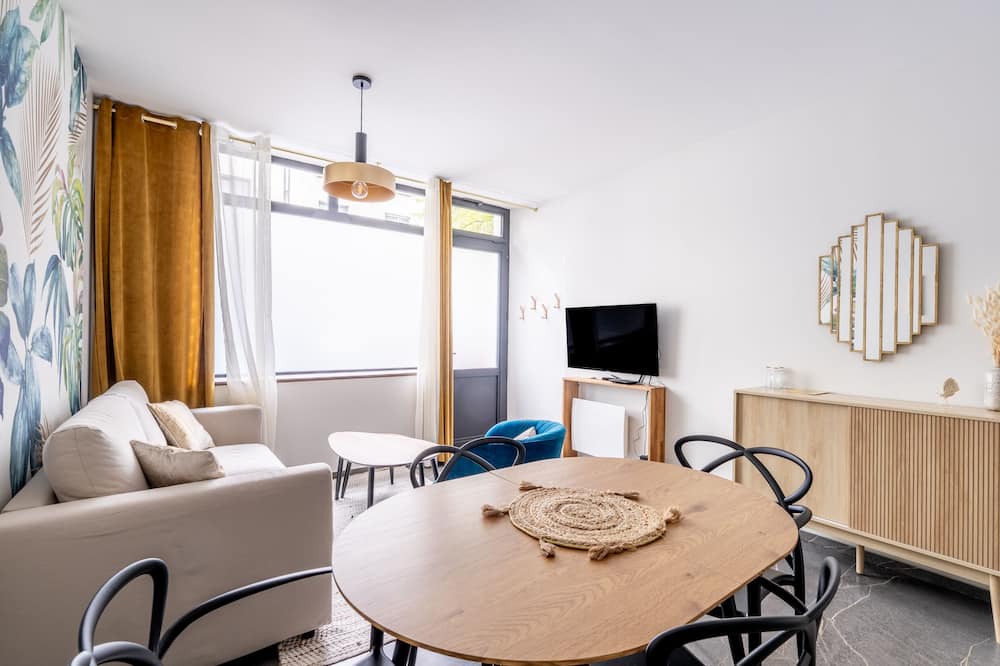 Photo of Livingroom in Dobree-Bon Port