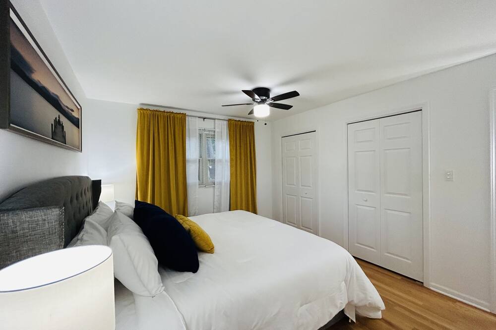 Photo of Bedroom in Willowbrook