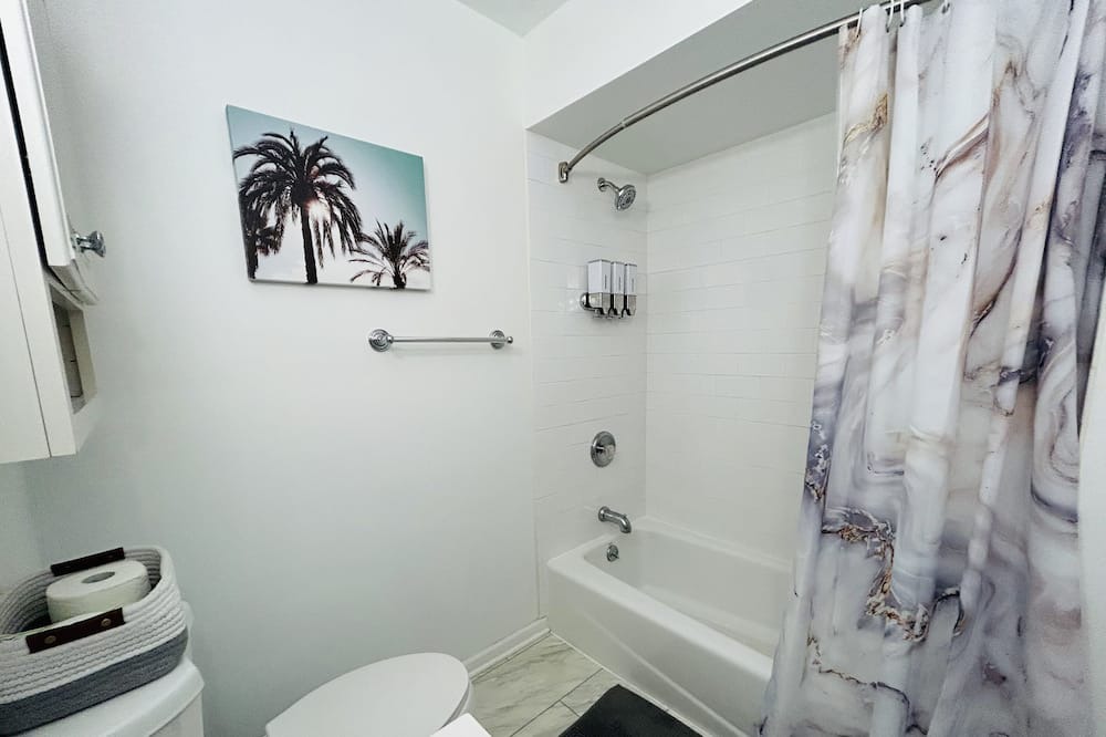 Photo of Bathroom in Willowbrook