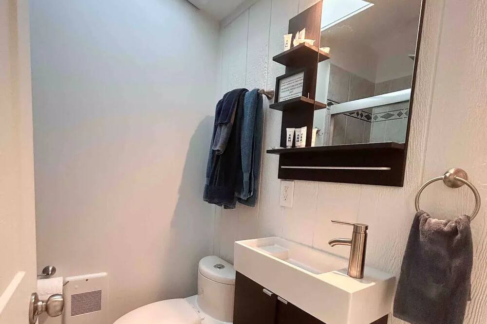 Photo of Bathroom in Boutiliers Point