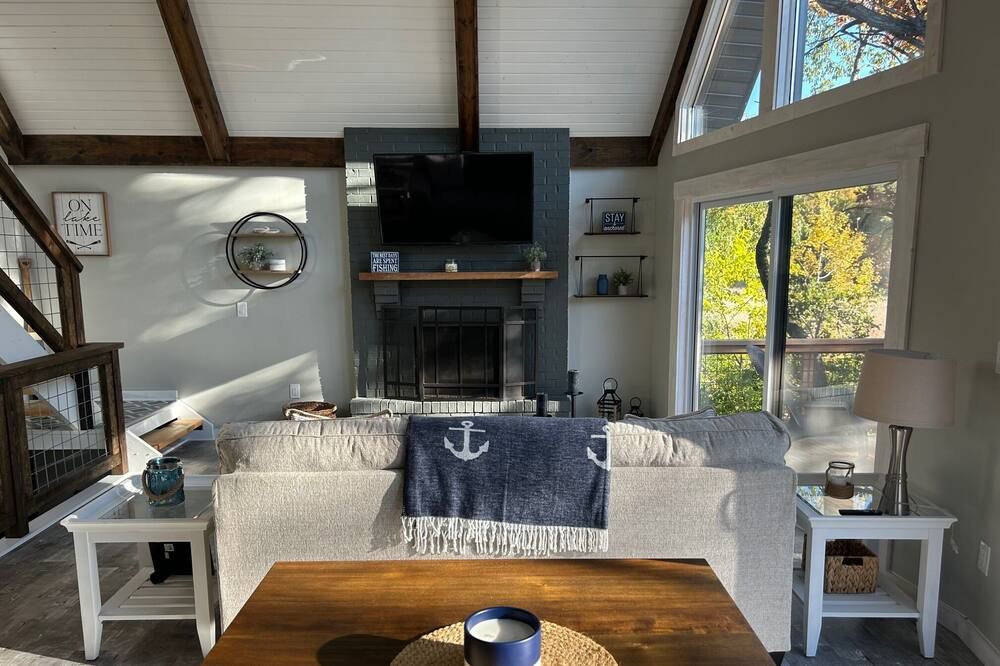 Photo of Livingroom in Lauderdale Lakes