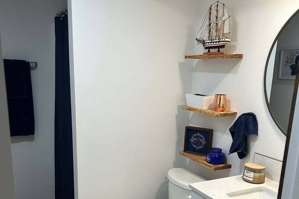 Photo of Bathroom in Lauderdale Lakes