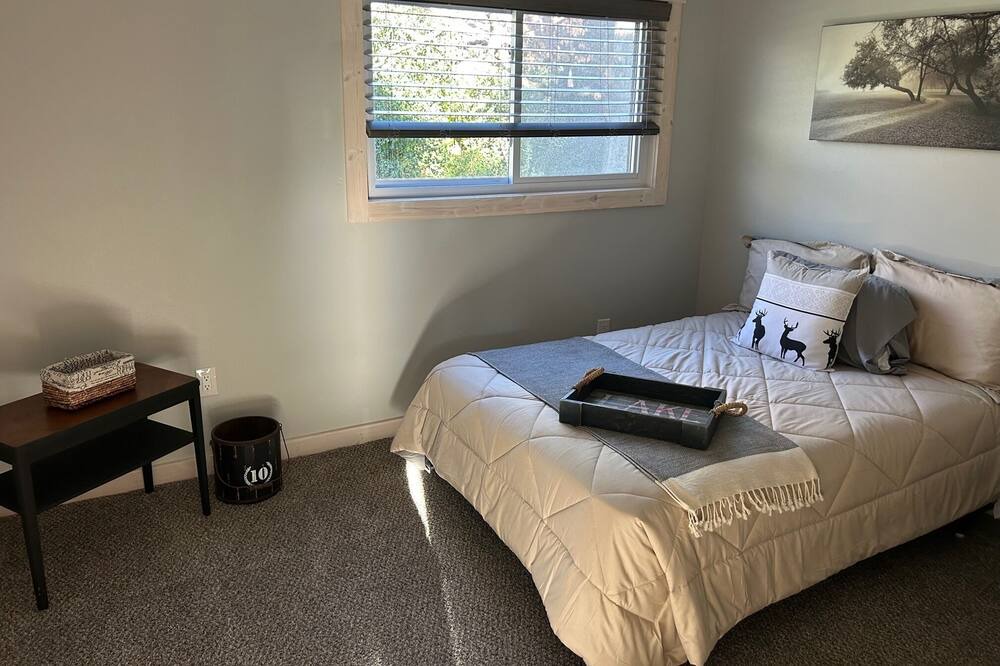 Photo of Bedroom in Lauderdale Lakes