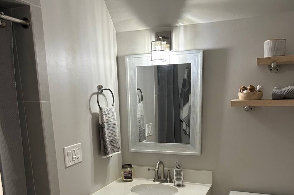 Photo of Bathroom in Lauderdale Lakes