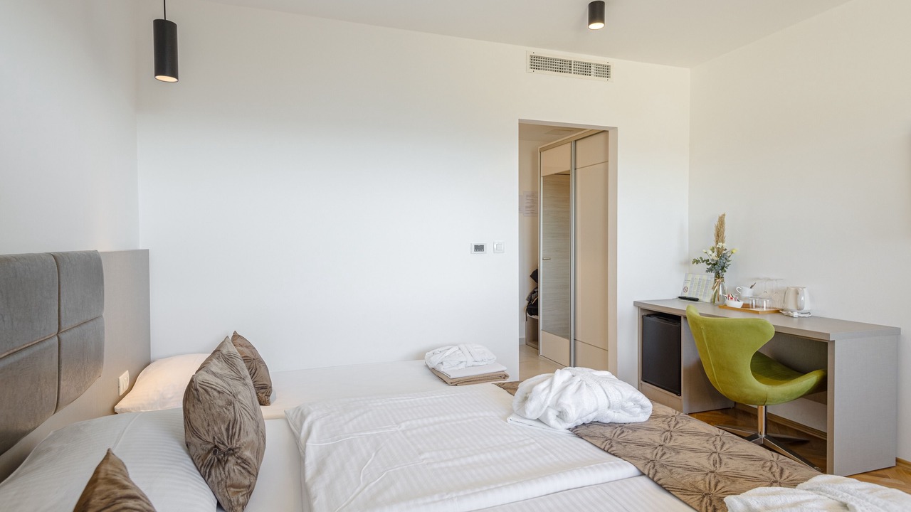 Photo of Bedroom in Duce