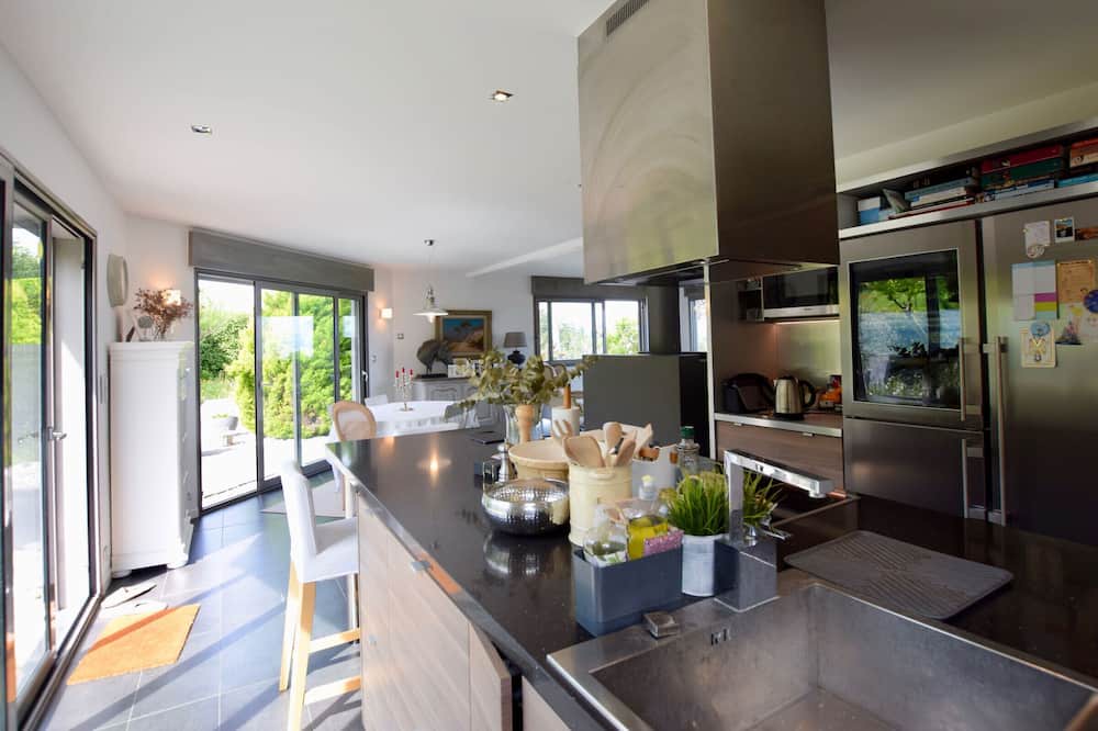 Photo of Kitchen in Lugrin