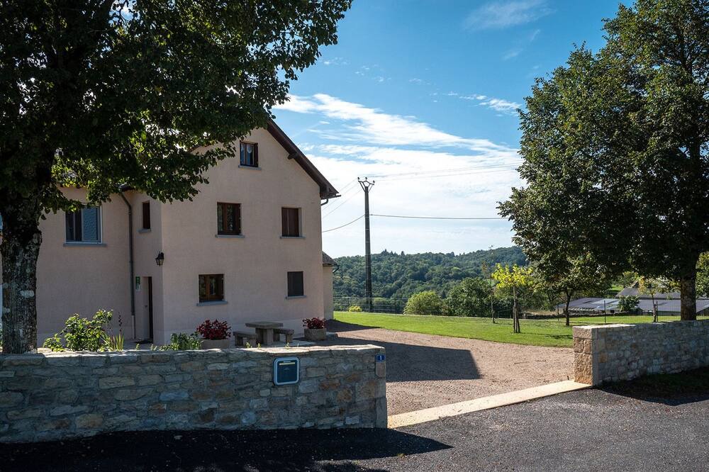 Photo of Outdoor in Campuac